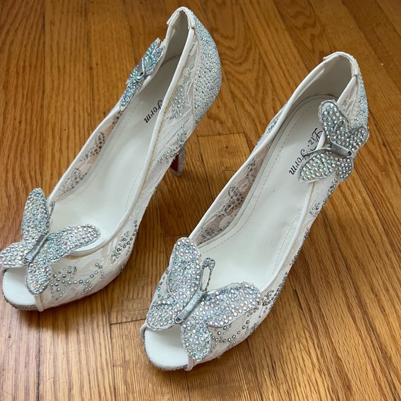 Cinderella Butterfly lace & Crystal Wedding/Cosplay Heels - Picture 2 of 10